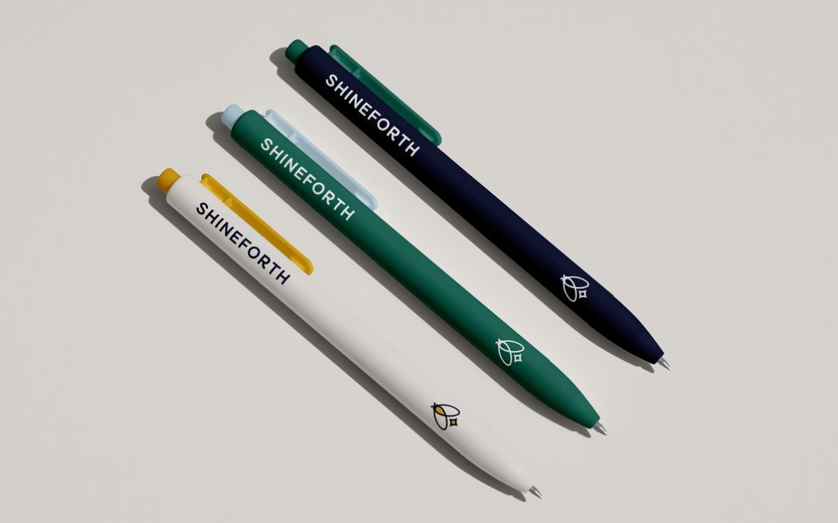 Mẫu bút bi bấm in logo