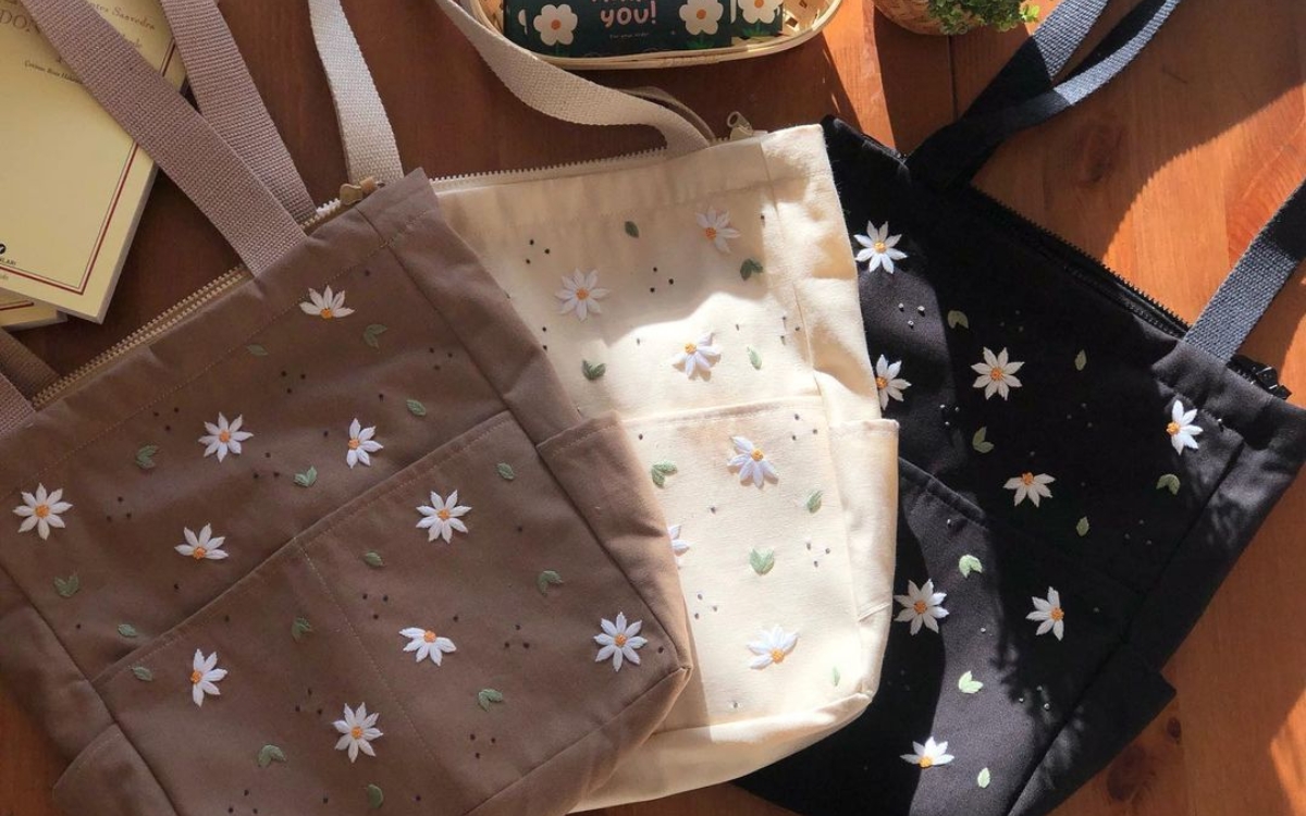 Túi tote canvas thêu hình độc đáo