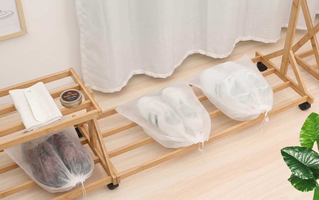 Túi vải không dệt đựng giày màu trắng