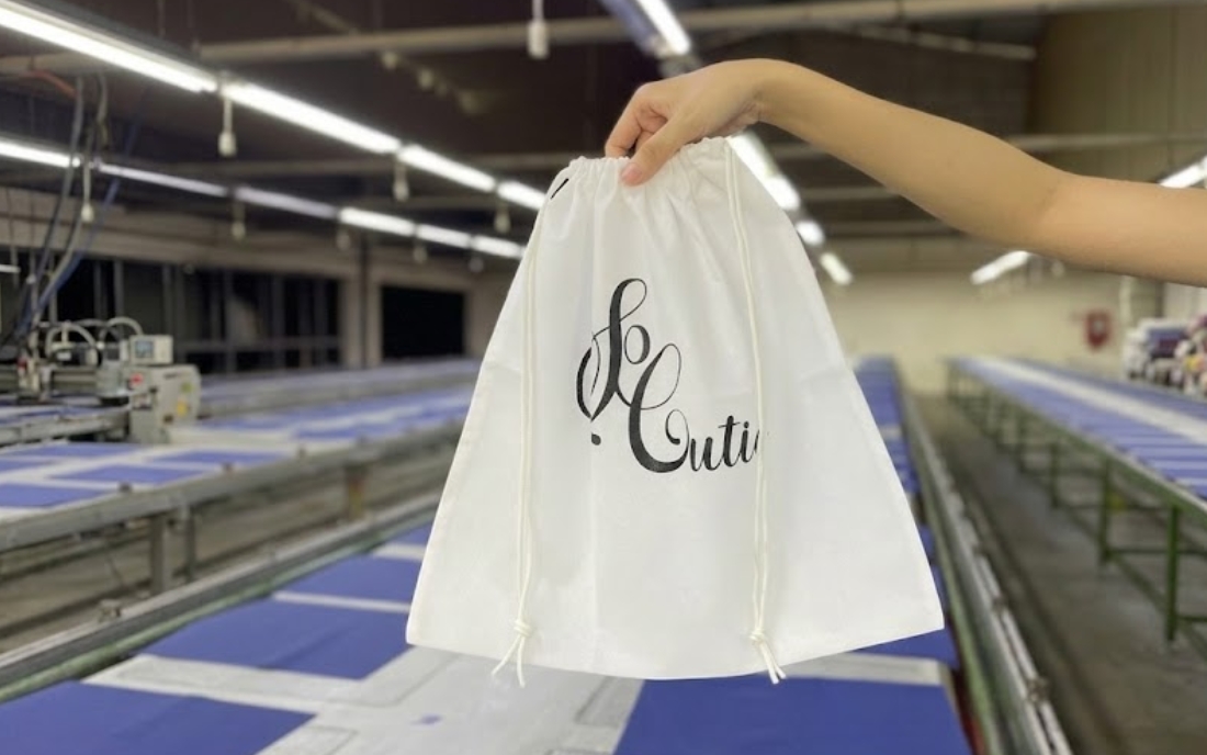 Túi rút vải không dệt in logo