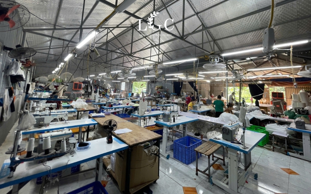 Xưởng sản xuất túi vải tote ở Ligoco